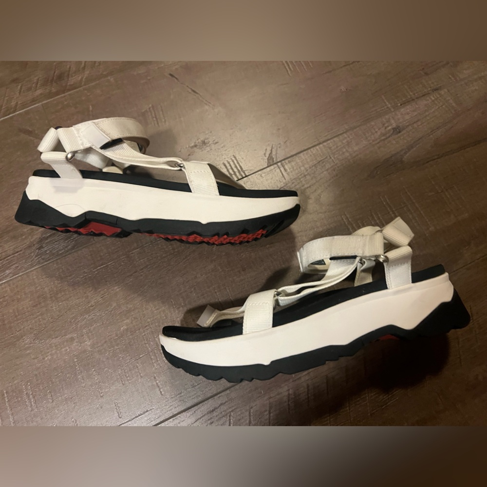 Teva Jadito Universal Comfort Sandal - Picture 4 of 11